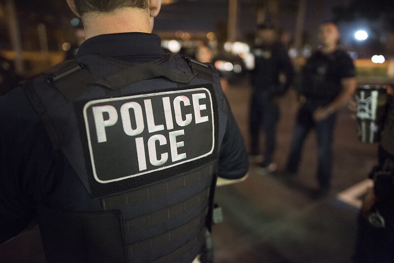 Fallece mexicano herido en ataque a oficina de ICE en Dallas